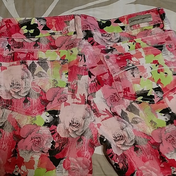 Justice premium girls floral print stretch jeans. - Picture 4 of 7